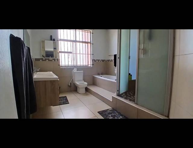 3 BEDROOM PROPERTY TO RENT IN SOUTH BEACH